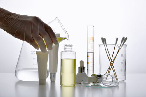 COSMETIKWATCH® s’équipe d’un laboratoire de formulation.