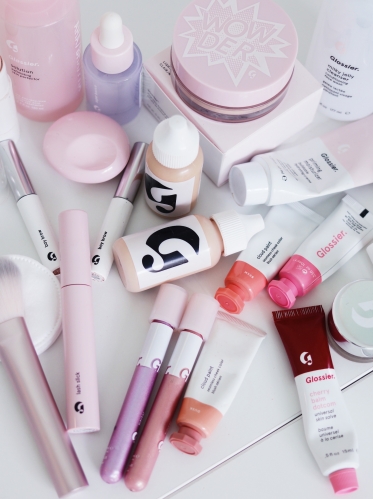 DÉCEMBRE 2018 - L' e-shop français de Glossier est officiellement accessible !